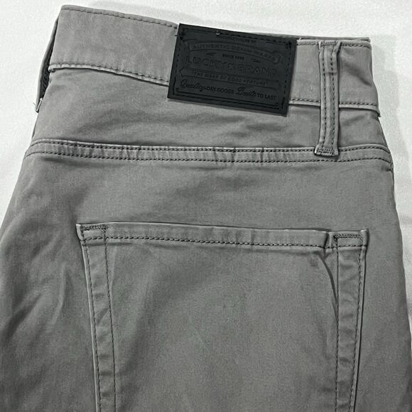 Lucky‎ Brand 223 Straight Fit Men Gray Chino Stretch Pants Pockets Size 34X29 - Picture 1 of 13